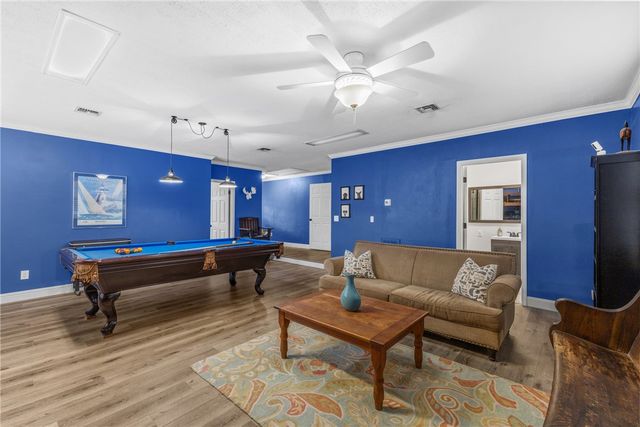 2015 Pinewood Drive, Bryan, TX 77807