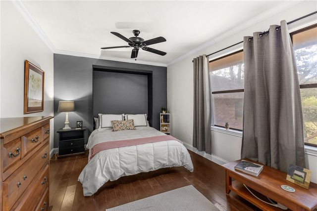 2015 Pinewood Drive, Bryan, TX 77807