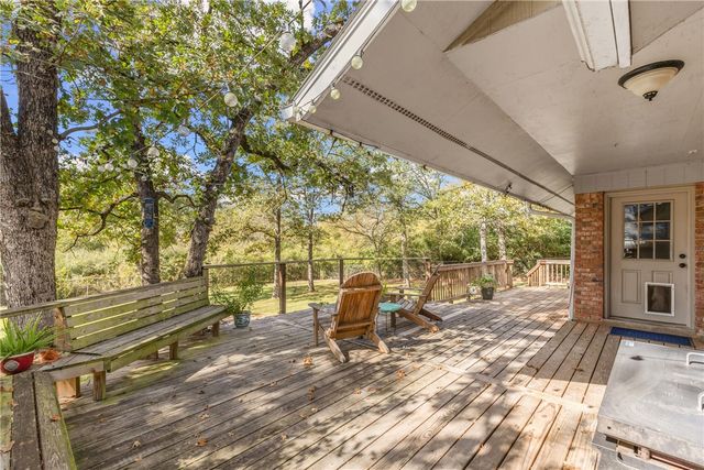 2015 Pinewood Drive, Bryan, TX 77807