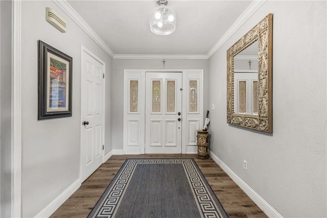 2015 Pinewood Drive, Bryan, TX 77807