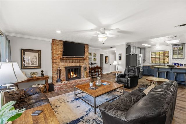 2015 Pinewood Drive, Bryan, TX 77807