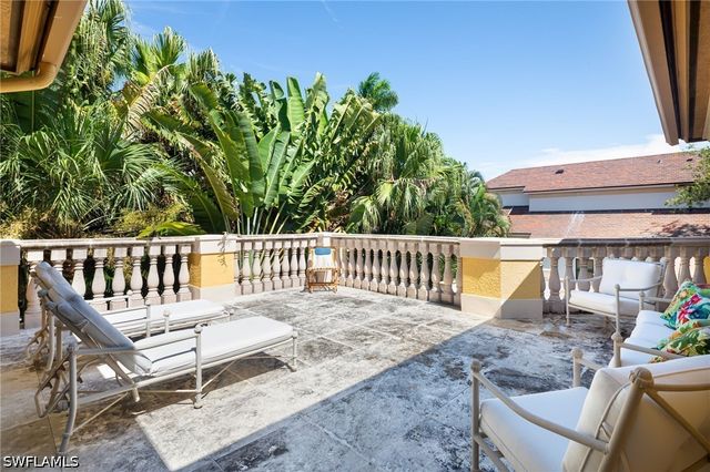 3280 Gordon DR, Naples, FL 34102
