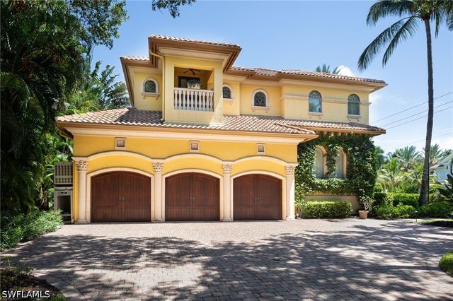 3280 Gordon DR, Naples, FL 34102