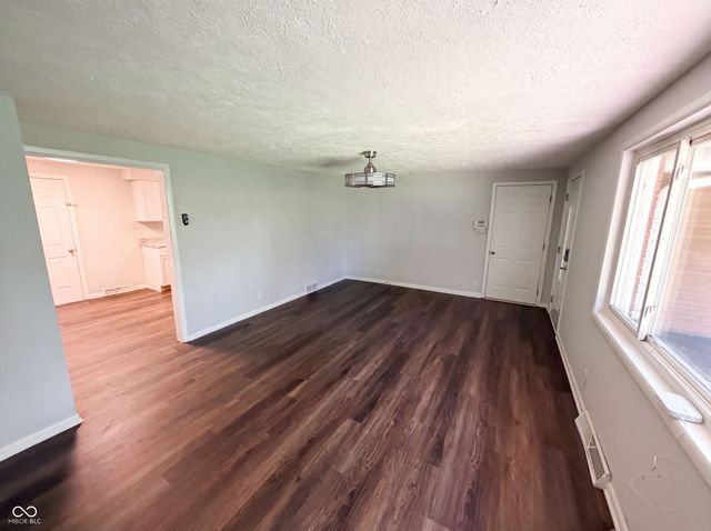 2434 W 67th Street, Indianapolis, IN 46268