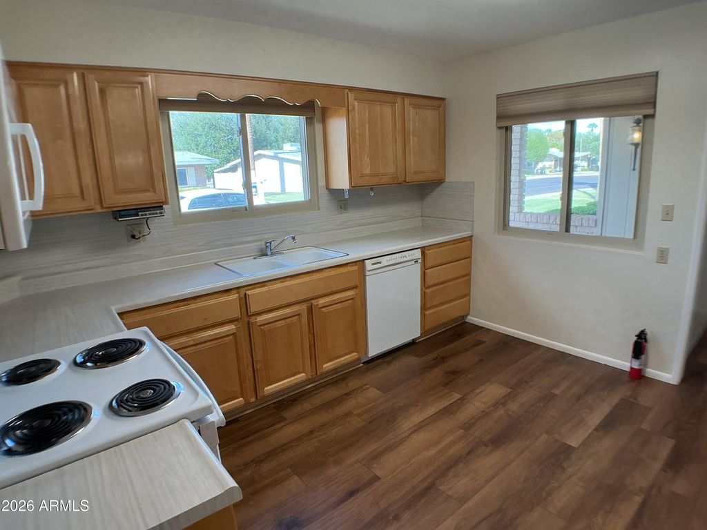 10419 W CORTE DEL SOL OESTE --, Sun City, AZ 85351 — photo 3