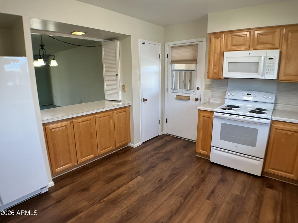 10419 W CORTE DEL SOL OESTE --, Sun City, AZ 85351 — photo 5