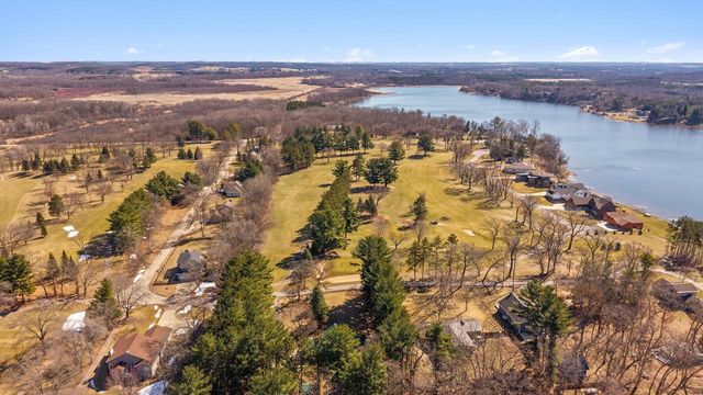 N7589 Lakeside Drive, Portage, WI 53901