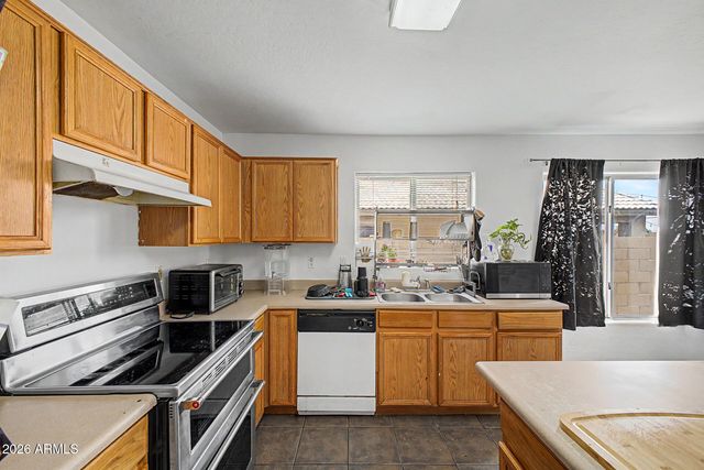 6637 S 18TH Drive, Phoenix, AZ 85041