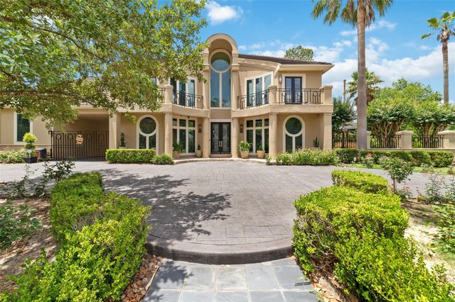 2814 Cedar Woods Place, Houston, TX 77068