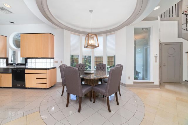 2814 Cedar Woods Place, Houston, TX 77068