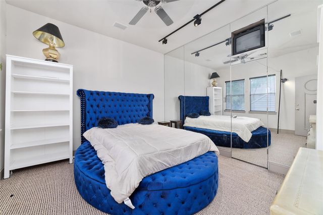 2814 Cedar Woods Place, Houston, TX 77068
