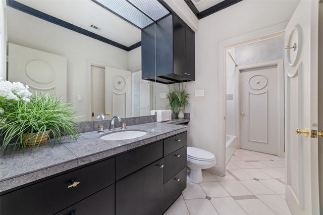 2814 Cedar Woods Place, Houston, TX 77068