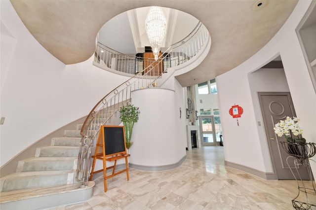2814 Cedar Woods Place, Houston, TX 77068