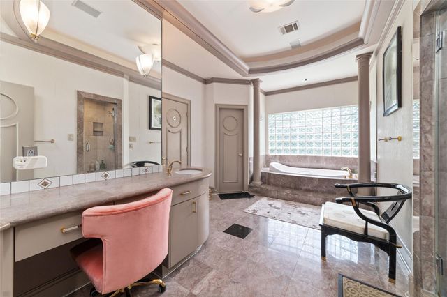 2814 Cedar Woods Place, Houston, TX 77068