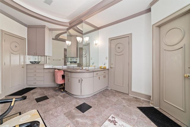 2814 Cedar Woods Place, Houston, TX 77068