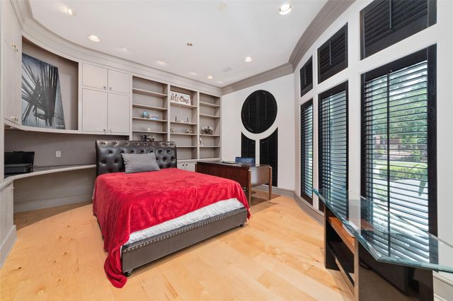 2814 Cedar Woods Place, Houston, TX 77068