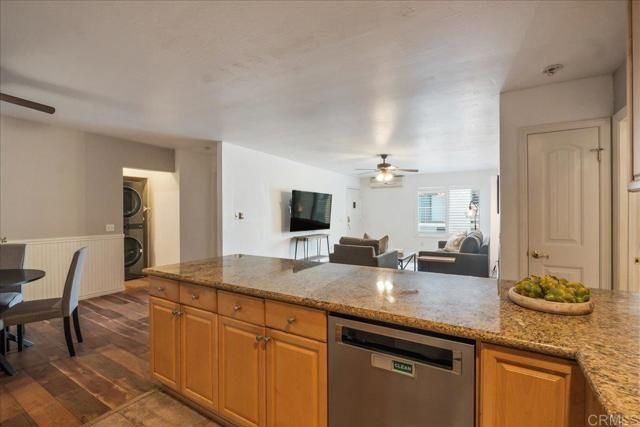 425 Autumn Drive 21, San Marcos, CA 92069