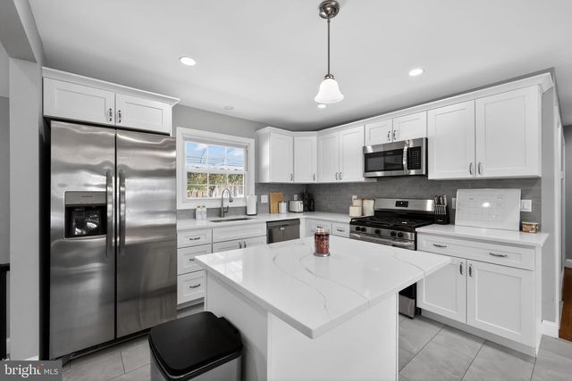 298 S TUCKAHOE RD, Williamstown, NJ 08094