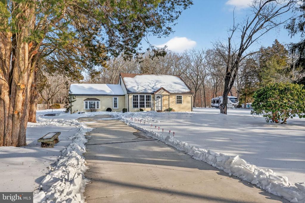 298 S TUCKAHOE RD, Williamstown, NJ 08094