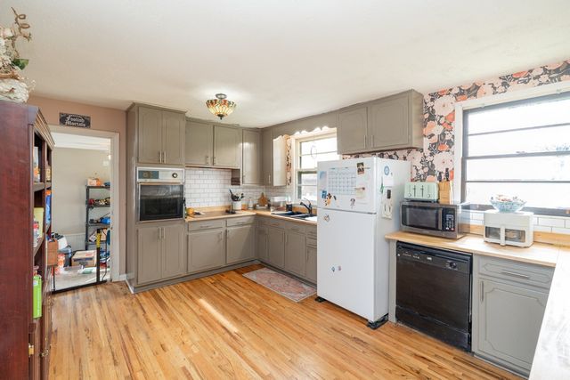 1610 Bartway Dr, Murfreesboro, TN 37130