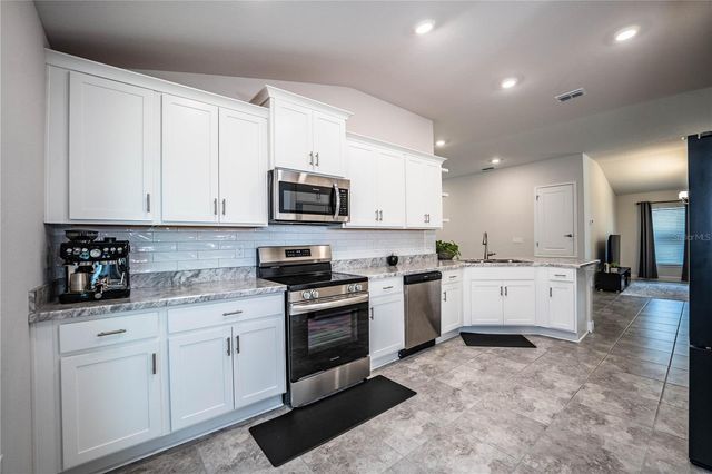 292 KRENSON BAY LOOP, Winter Haven, FL 33881