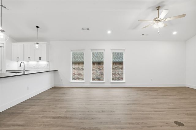 2732 Buckside Street, Springdale, AR 72762