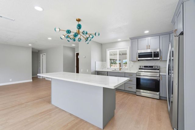 4838 Snell, San Jose, CA 95136