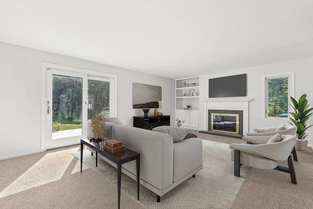 6 Christina 6, Wayland, MA 01778
