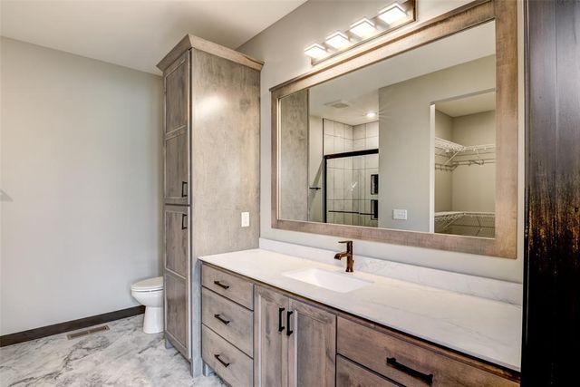 1921 Legacy Drive, Eau Claire, WI 54703