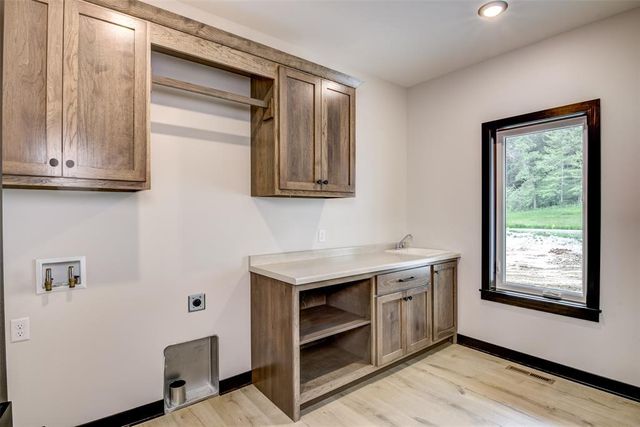 1921 Legacy Drive, Eau Claire, WI 54703