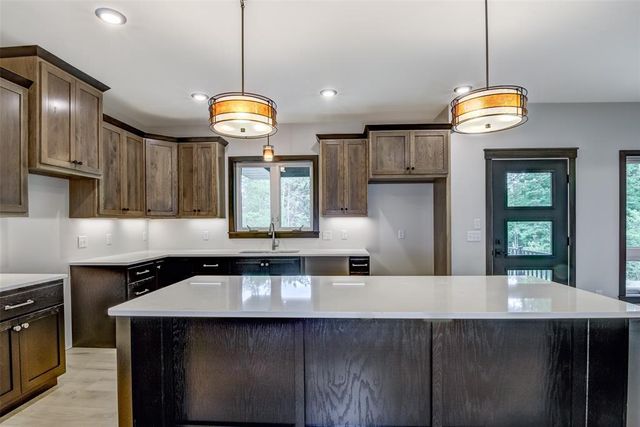 1921 Legacy Drive, Eau Claire, WI 54703