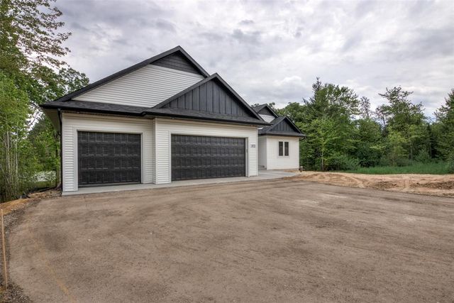 1921 Legacy Drive, Eau Claire, WI 54703