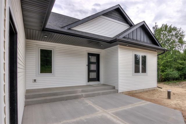 1921 Legacy Drive, Eau Claire, WI 54703