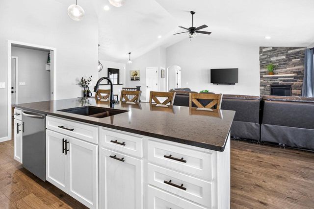 578 PAULS PLACE, Oshkosh, WI 54904