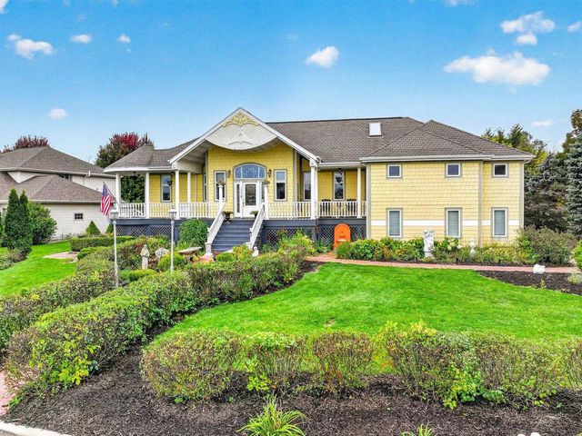 1521 FALLOW DRIVE, Neenah, WI 54956