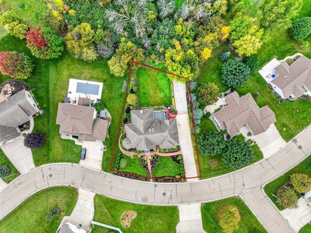 1521 FALLOW DRIVE, Neenah, WI 54956
