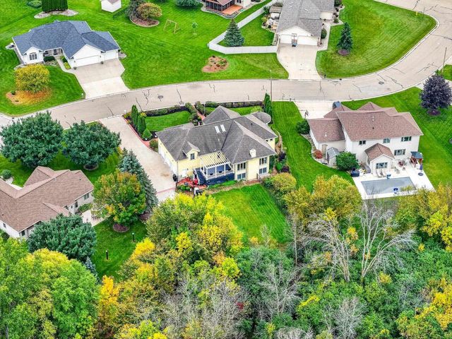 1521 FALLOW DRIVE, Neenah, WI 54956