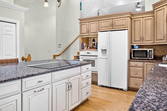 1521 FALLOW DRIVE, Neenah, WI 54956