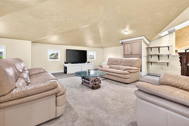 1521 FALLOW DRIVE, Neenah, WI 54956