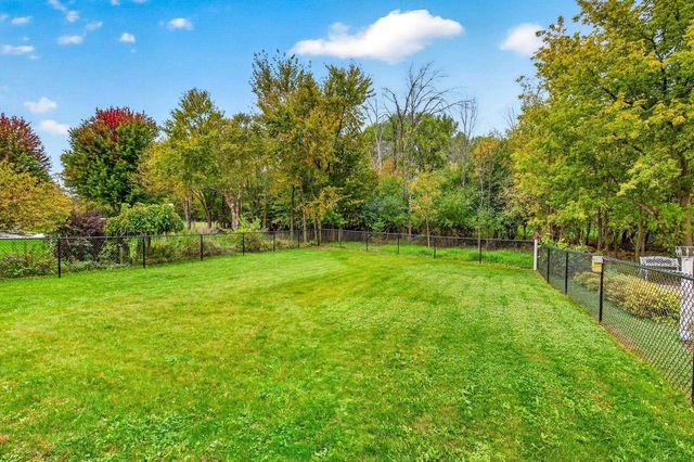 1521 FALLOW DRIVE, Neenah, WI 54956