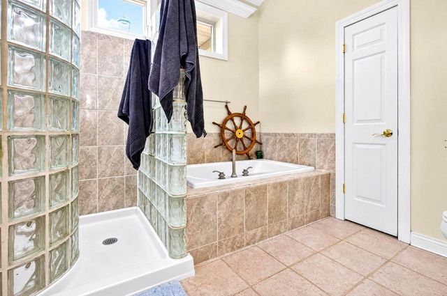 1521 FALLOW DRIVE, Neenah, WI 54956