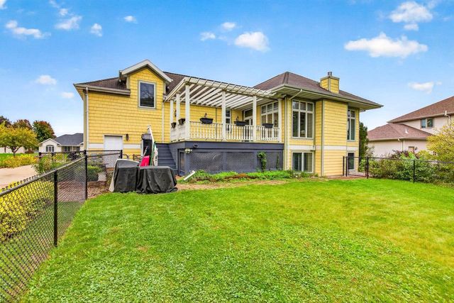1521 FALLOW DRIVE, Neenah, WI 54956
