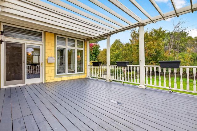 1521 FALLOW DRIVE, Neenah, WI 54956