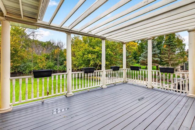 1521 FALLOW DRIVE, Neenah, WI 54956