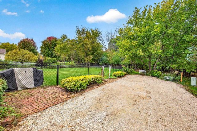 1521 FALLOW DRIVE, Neenah, WI 54956