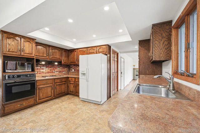 5030 Stellar Road, Shelby Charter Township, MI 48316
