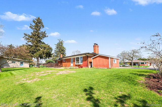 5030 Stellar Road, Shelby Charter Township, MI 48316