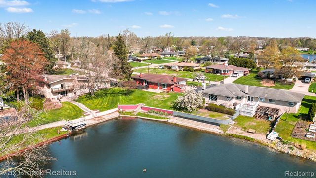 5030 Stellar Road, Shelby Charter Township, MI 48316