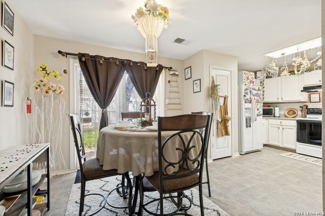 7702 WEXFORD CV, San Antonio, TX 78240
