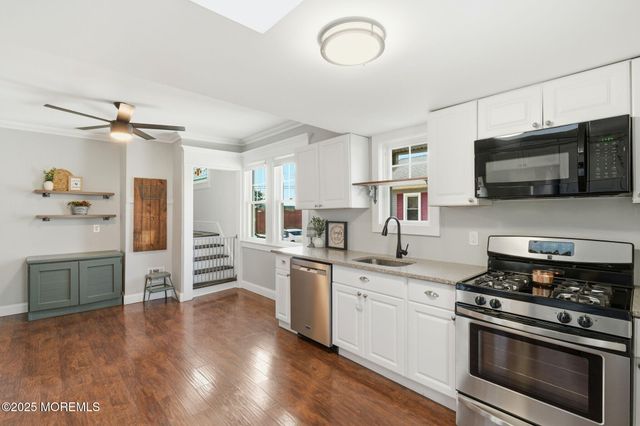 307 Pine Street, Lakehurst, NJ 08733